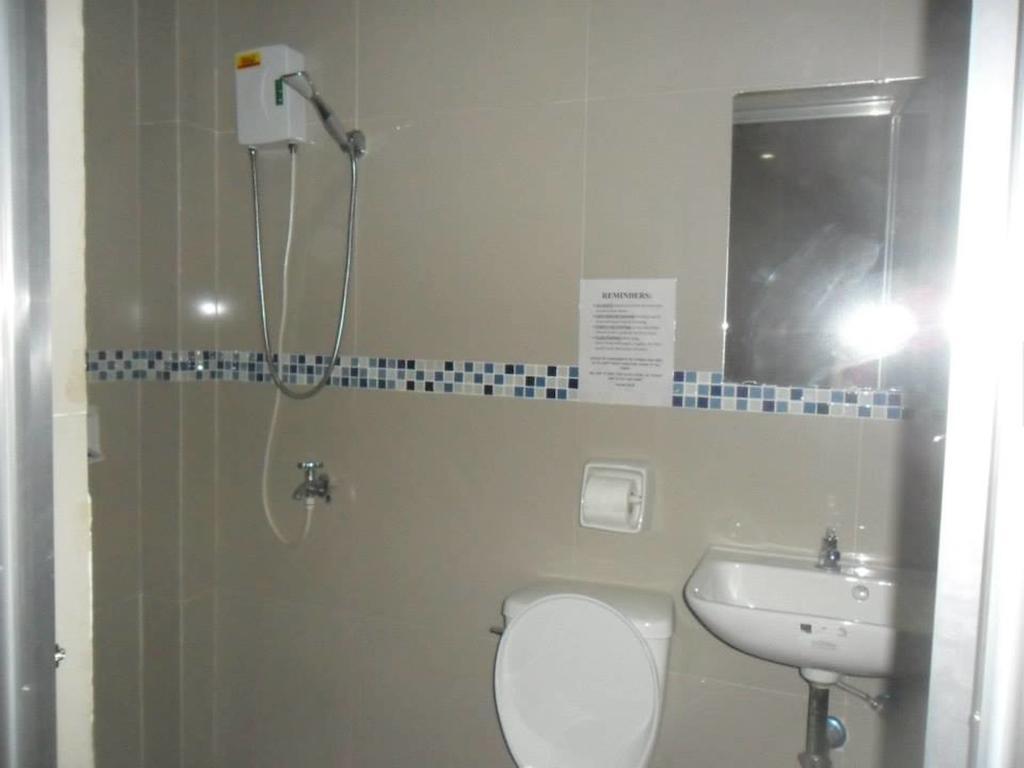 Bnt Inn Lapu-Lapu City Oda fotoğraf